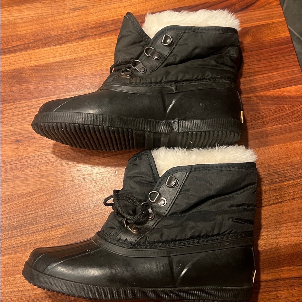 Eddie Bauer Sorel Womens Black Lace Fur Up Snow Boots Size US 7 - Like New - Picture 10 of 10